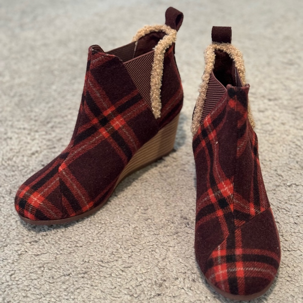 TOMS Wedge Boots